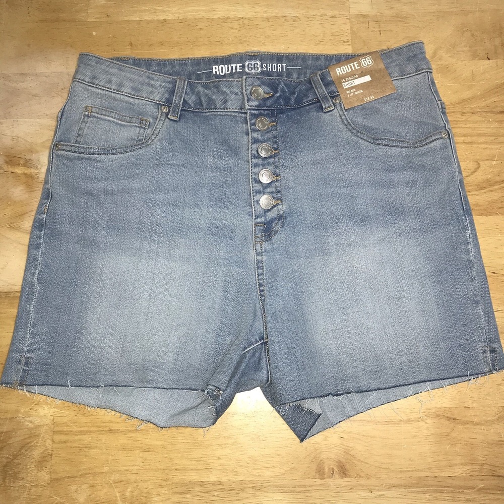 NWT Route 66 Women's Size 16 Light Wash Mid Rise Denim Jean Shorts Button Fly